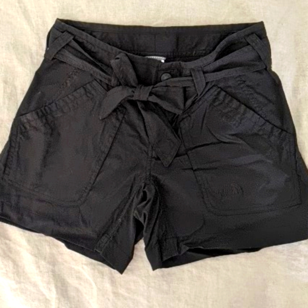 SZ 2 CUTE BLACK NORTH FACE HIKING SHORTY SHORTS